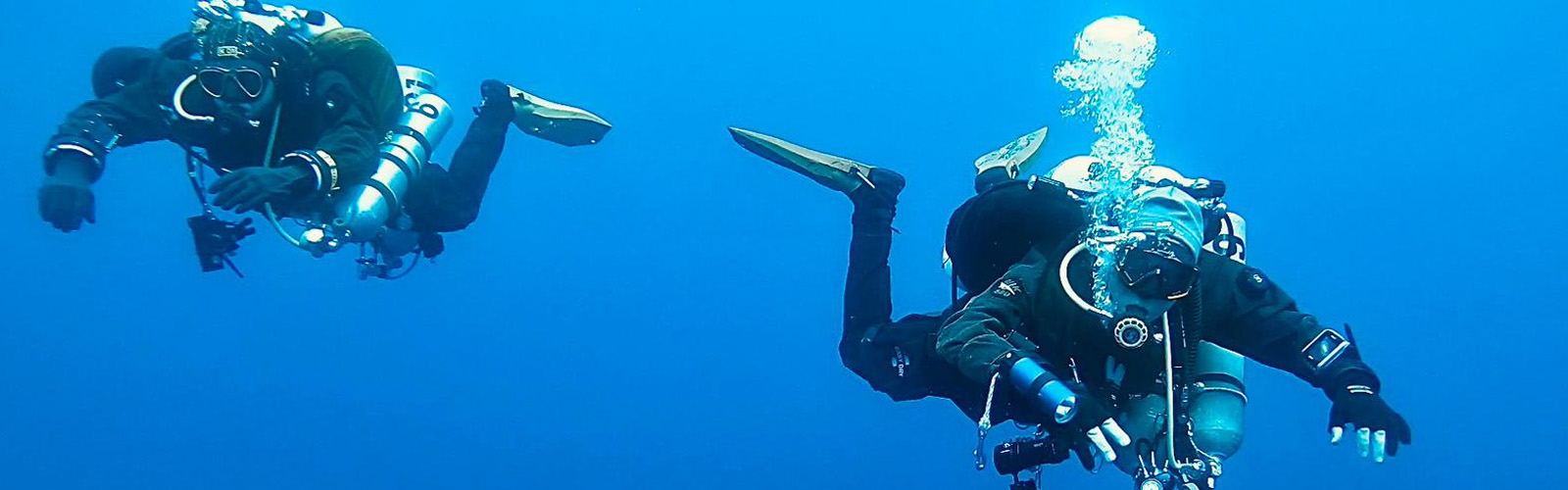 Subacquei in immersione
